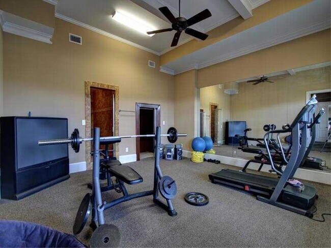 Building Photo - 502 Rivercliff Trce