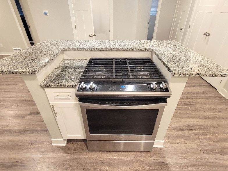 Building Photo - 2829 27th Ave S