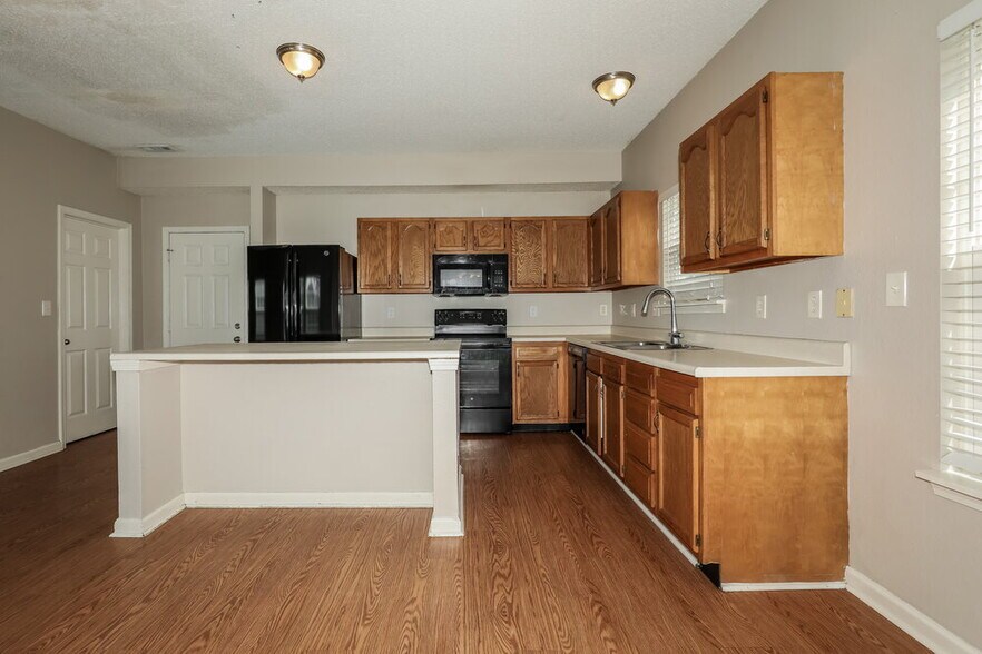 Building Photo - 5666 High Timber Ln