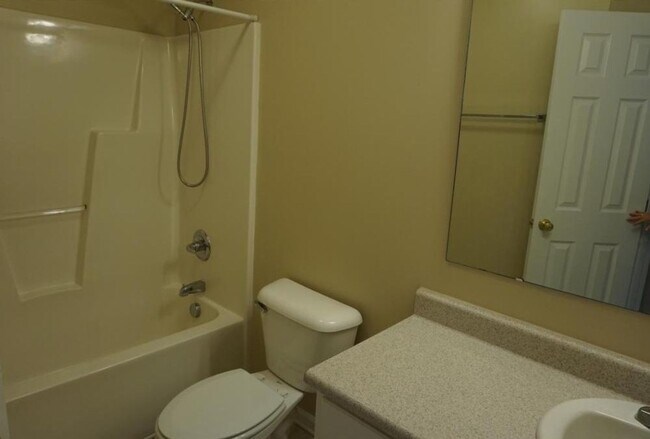 Building Photo - FOR RENT - 4 bedrooms!!! Very nice and spacious!!