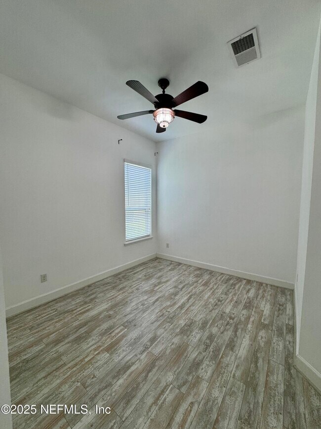 Building Photo - 559 Majestic Eagle Dr