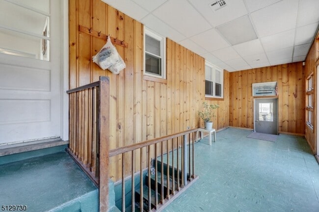 Building Photo - 1226 Cedar Ave