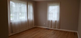 Building Photo - 2216 Bandler Rd
