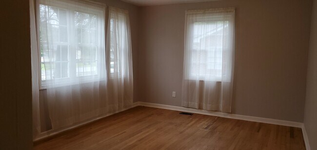 Building Photo - 2216 Bandler Rd