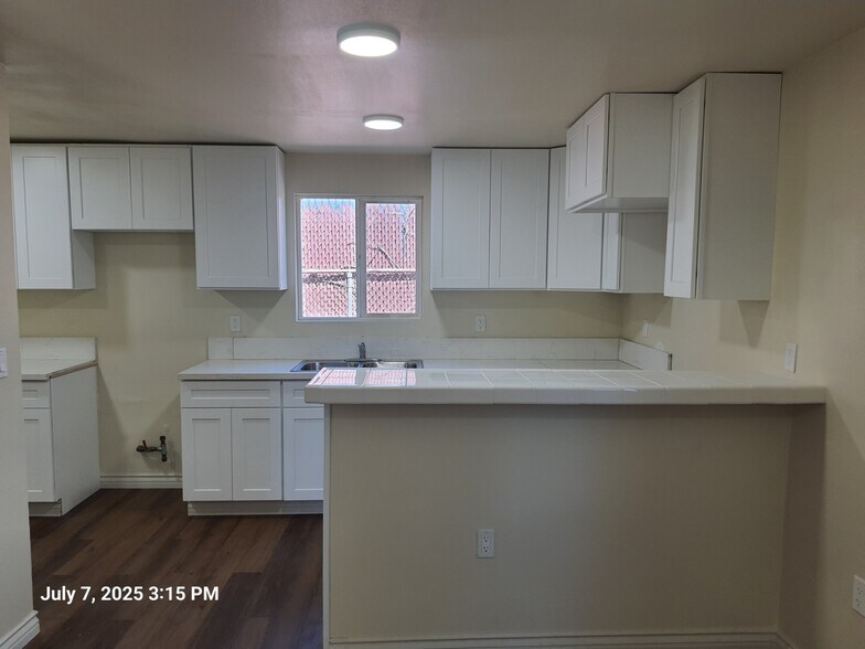 Building Photo - 1221 W 152nd St