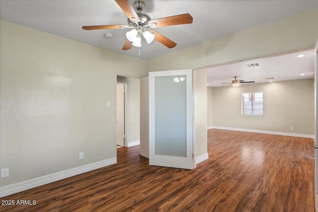 Building Photo - 838 E Belmont Ave