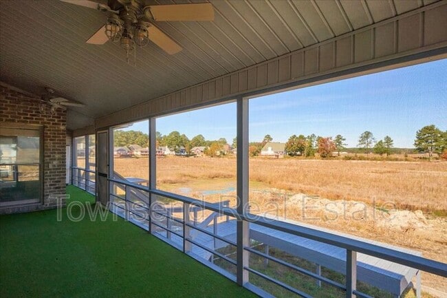 Building Photo - 695 Cedar Point