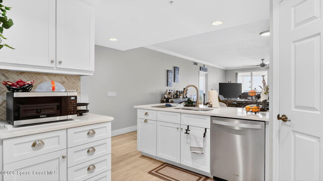 Building Photo - 3 Indian River Ave