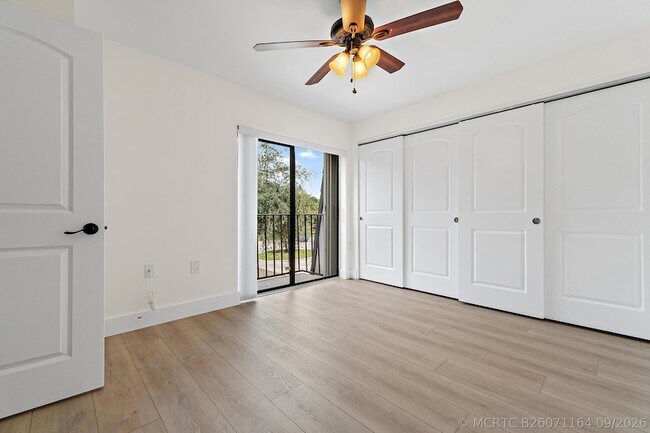Building Photo - 1221 12th Ct