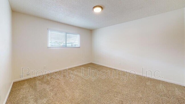 Building Photo - 1035 Pine St