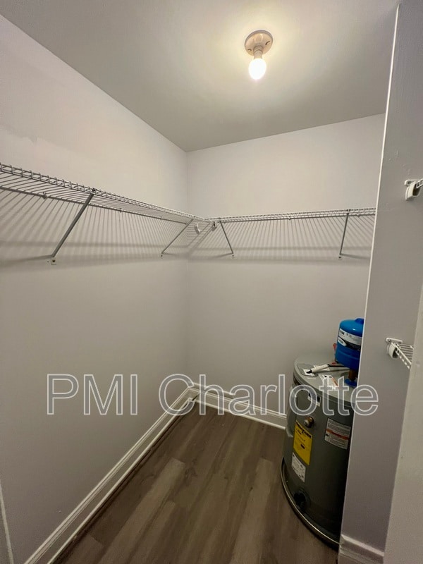 Building Photo - 831 McAlway Rd