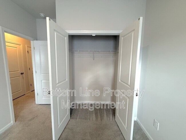 Building Photo - 7025 Running Spg Dr