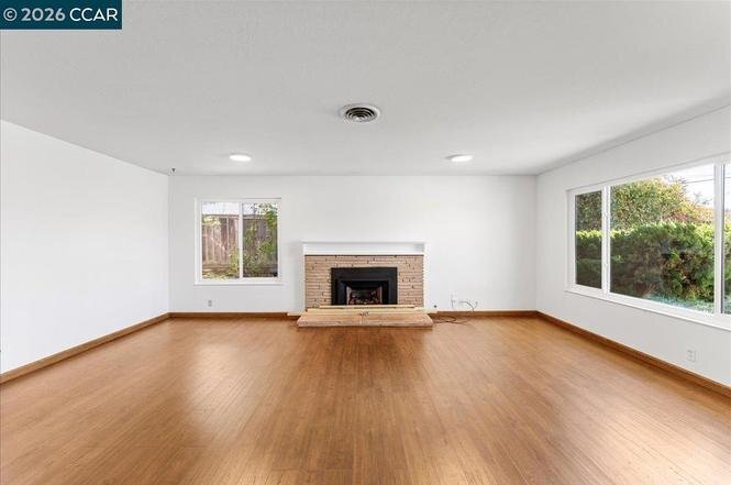 Building Photo - 1566 Mann Dr