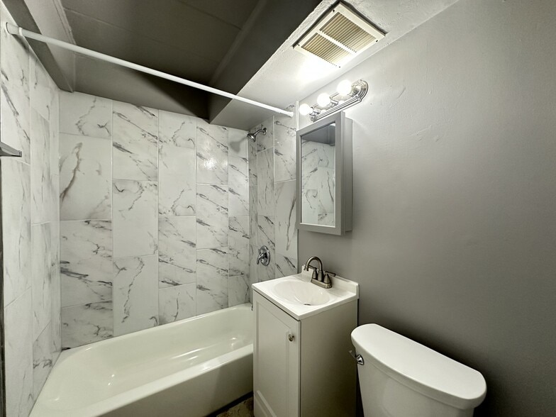 Building Photo - 3820 25th Ave