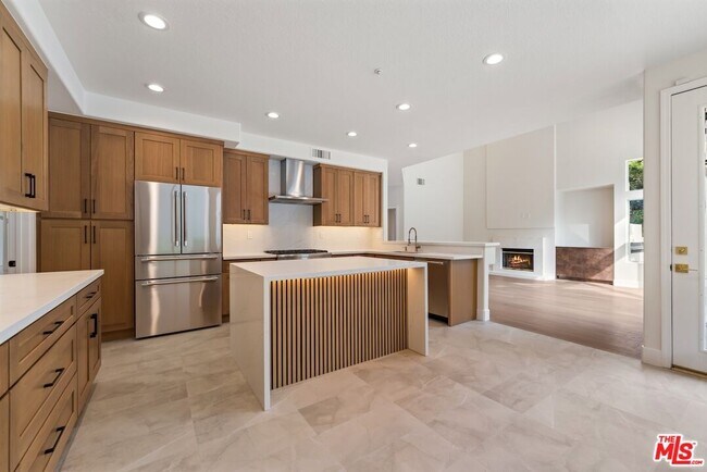 Building Photo - 18500 St Moritz Dr