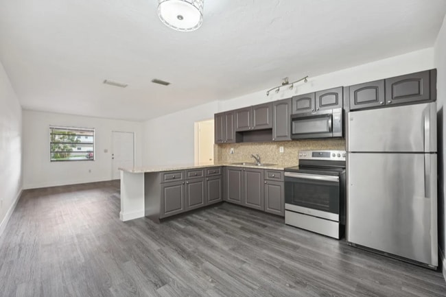 Building Photo - 6144 SW 30th St