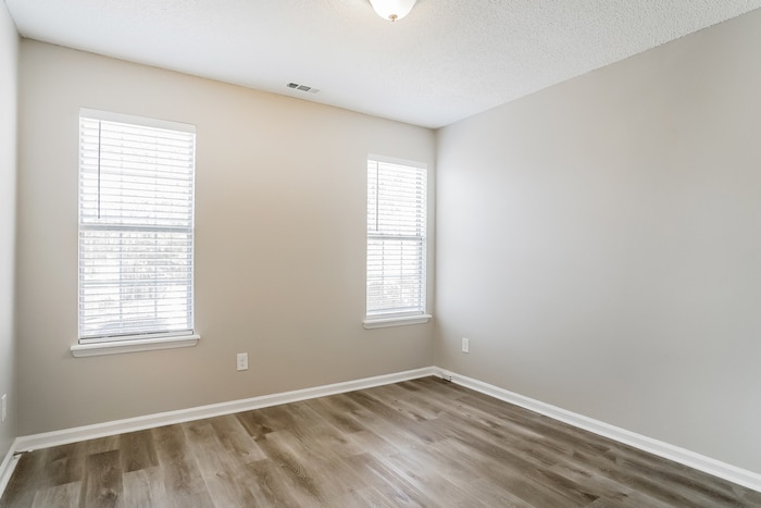 Building Photo - 300 Beech Hill Ct