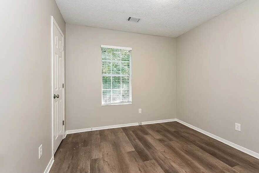 Building Photo - 1649 Roman Point Dr