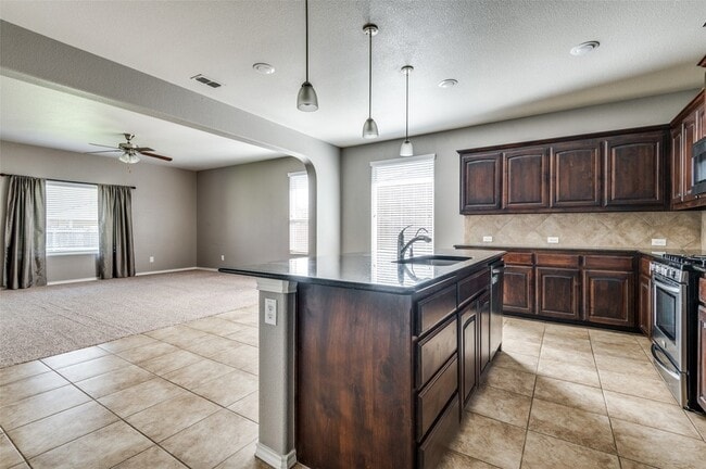 Building Photo - 1733 Kachina Lodge Rd