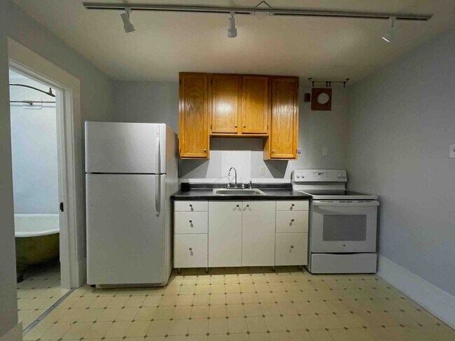 Building Photo - 1901 Lyndale Ave S