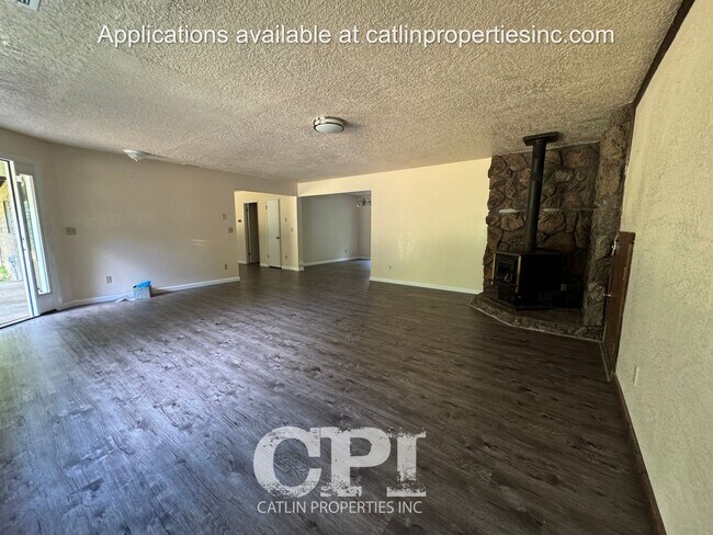 Building Photo - 671 Ragland Rd