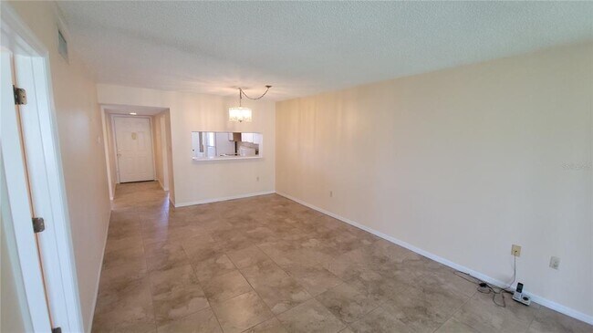 Building Photo - 2424 W Tampa Cir