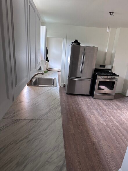 Primary Photo - 83 Southview St