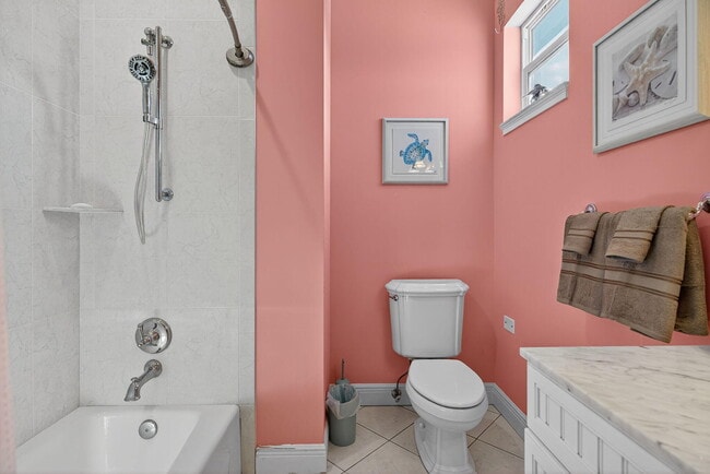 Building Photo - 8551 SE Driftwood St