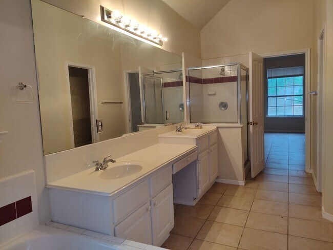 Building Photo - House for lease in Austin.
