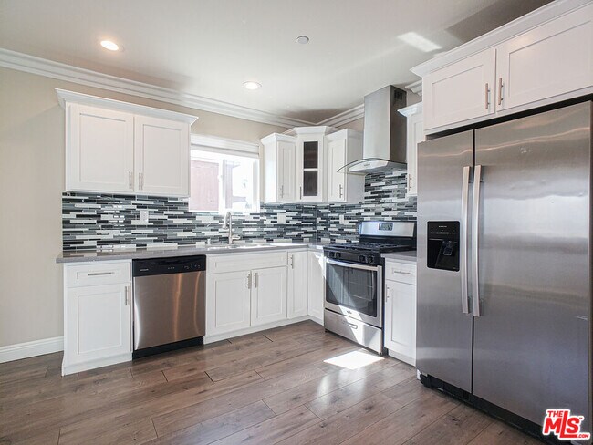 Building Photo - 963 N Wilton Pl