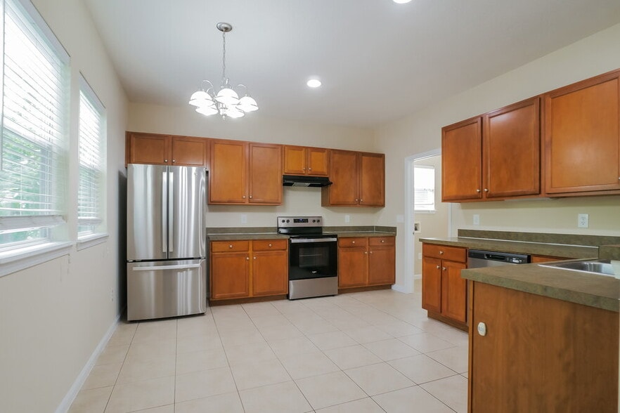 Building Photo - 804 Rembrandt Ave