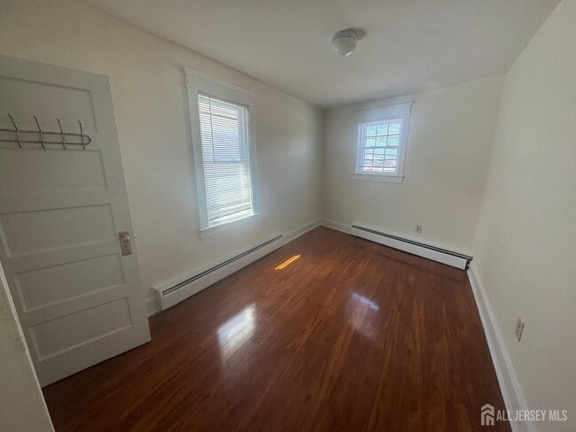 Building Photo - 908 Livingston Ave