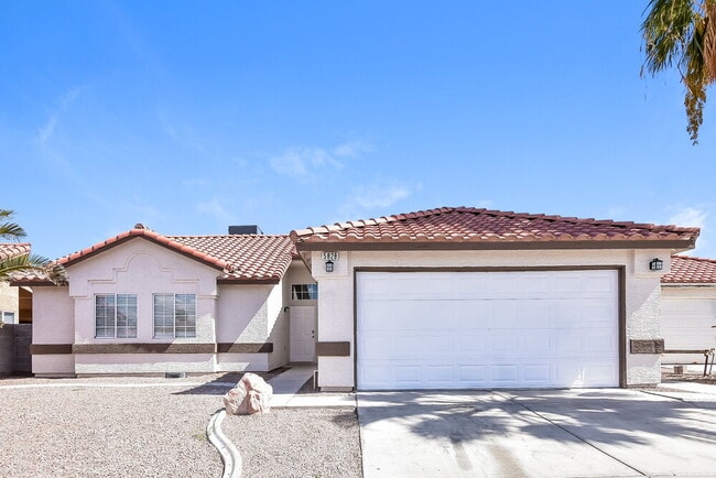 Building Photo - 5828 Meadow Dale Dr