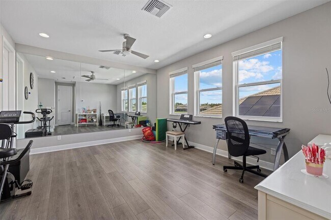 Building Photo - 2028 Woodleaf Hammock Ct