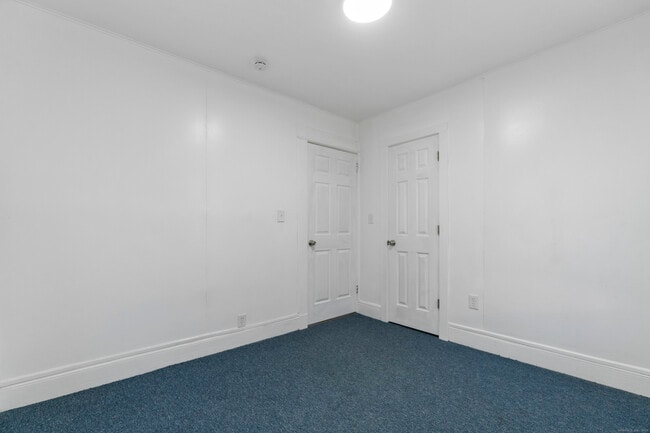 Building Photo - 201 Portsea St