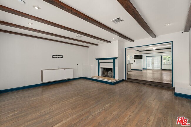 Building Photo - 22417 Dolorosa St