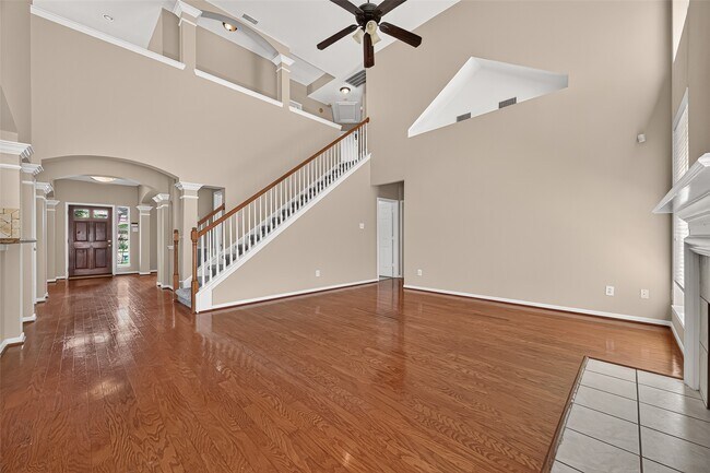 Building Photo - 18515 Autumn Park Dr