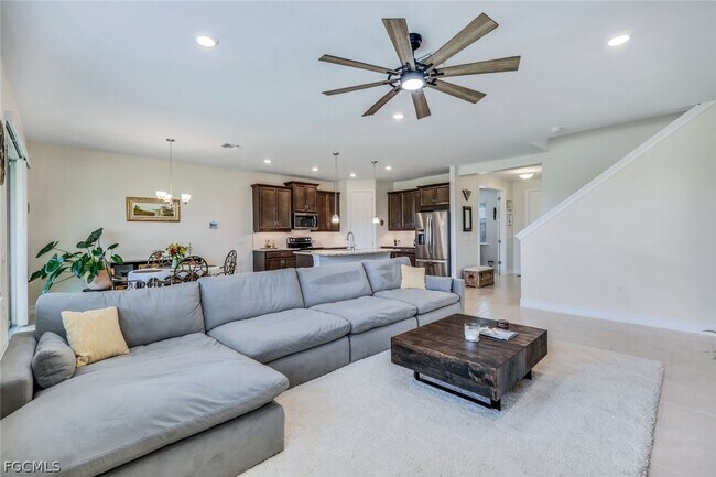 Building Photo - 421 Coral Reef Pl