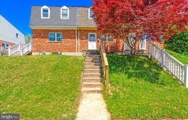 Primary Photo - 727 Kingston Rd
