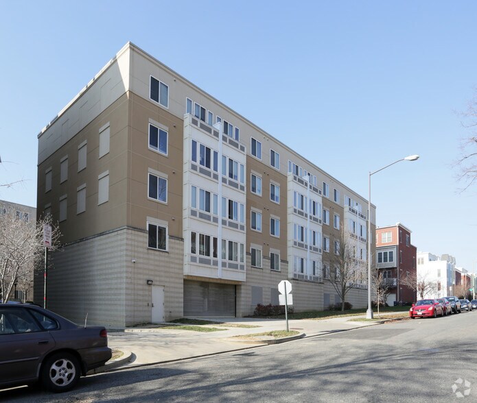 Building Photo - 400M Apartments