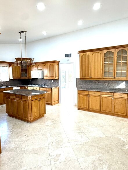 Building Photo - 5400 Beeler Ave