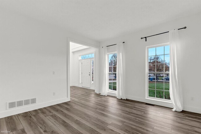 Building Photo - 4 br, 3.5 bath House - 6117 Antler Crossing