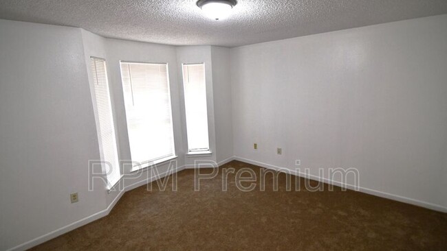 Building Photo - 1795 Boulevard De Province Blvd