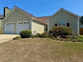 Building Photo - Sunroom and Fenced Backyard in the Heart of Kennesaw!