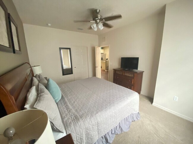 Building Photo - 5372 Diplomat Ct