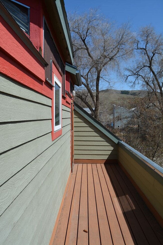 Building Photo - 3 Bed 2 Bath Beautiful Craftsman Home in Missoula $2,900/month