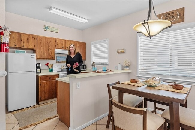 Building Photo - 15010 Leeward Dr
