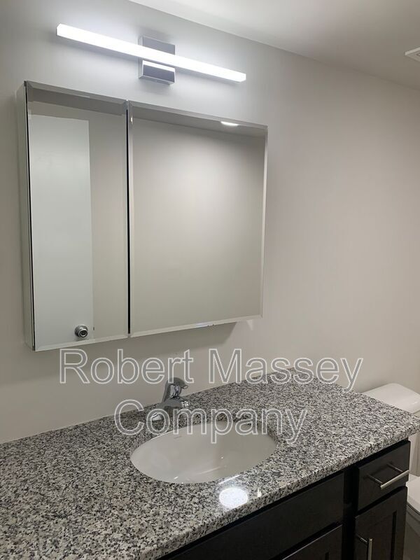 Building Photo - 2745 Grinstead Dr