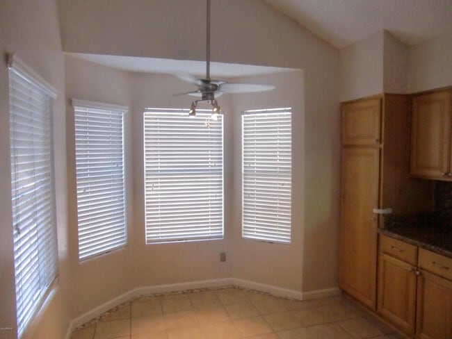 Building Photo - 3305 E Wildwood Dr