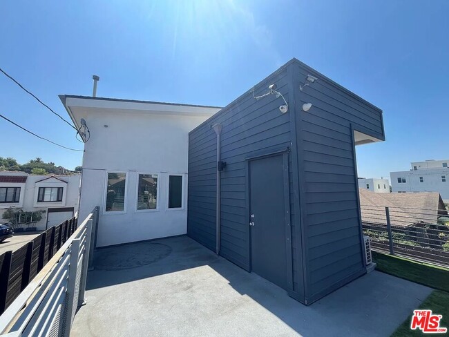 Building Photo - 636 N Rampart Blvd